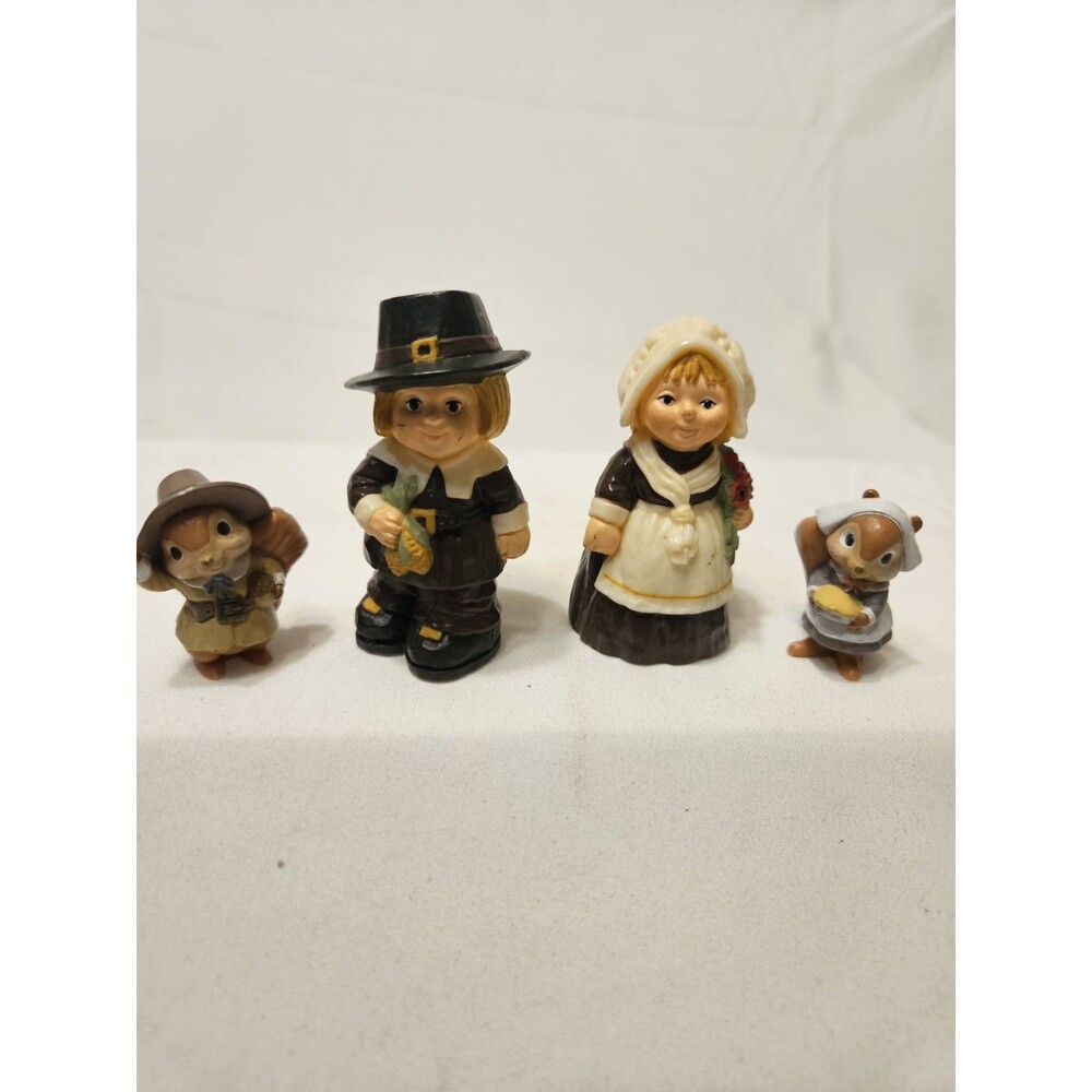 Vintage 1986 Hallmark Merry Thanksgiving Pilgrim 2.5"  Figurine Set Fall Decor